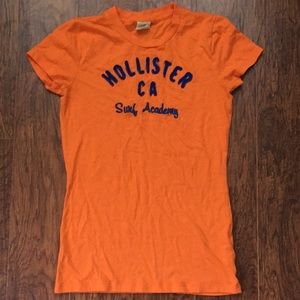 Hollister Women’s Orange Tee Size Small